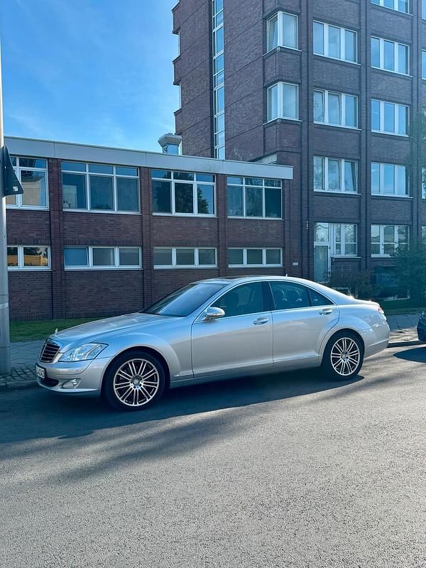 Silber Gebraucht 2009 Mercedes S320 Limousine | 11.700 € (Guter Preis) - Bild 1/4