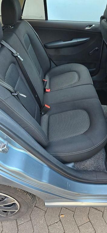 Grau Gebraucht 2005 Skoda Fabia Classic Kleinwagen | 800 € (Etwas zu teuer) - Bild 1/4