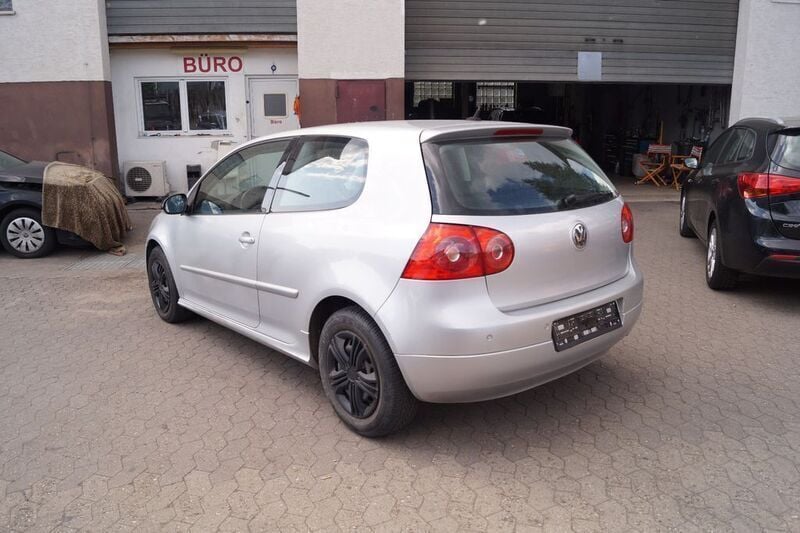 Gebraucht VW Golf V 80 PS (58 kW) 2006 Silber Limousine