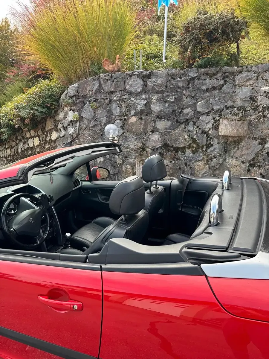 Gebraucht Peugeot 207 CC 119 PS (87 kW) 2008 Rot Cabrio