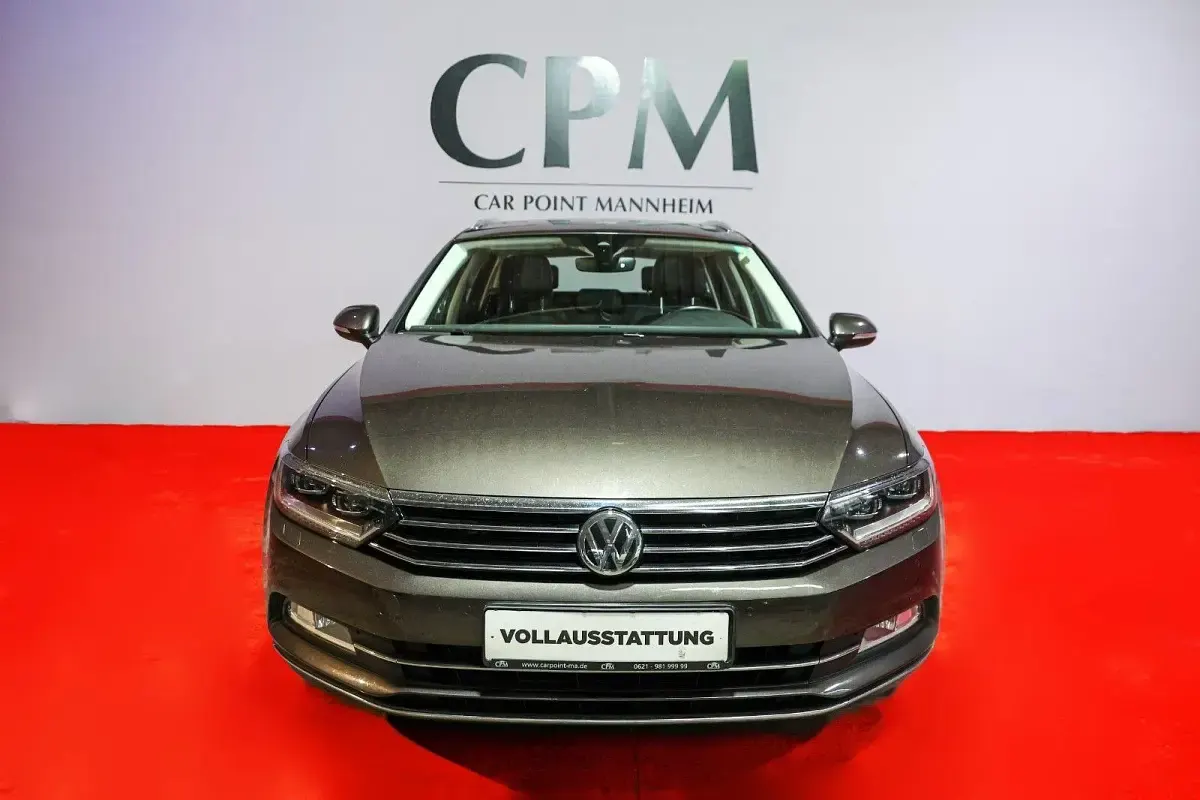 Gebraucht VW Passat Highline 150 PS (110 kW) 2018 Braun Kombi