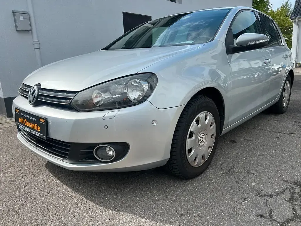 Gebraucht VW Golf VI 105 PS (77 kW) 2010 Silber Kleinwagen