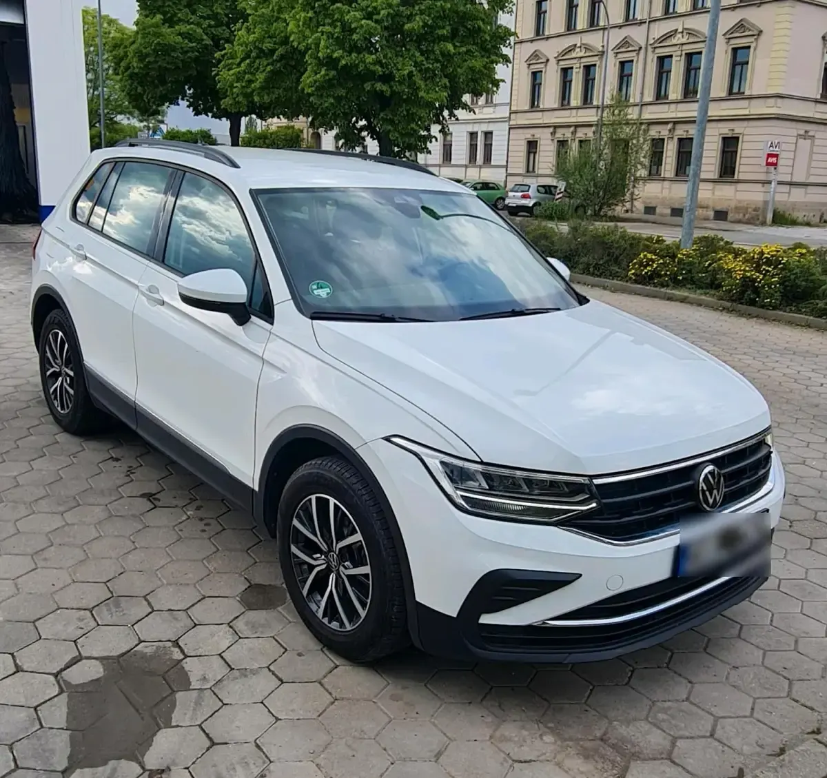 Gebraucht VW Tiguan Life 150 PS (110 kW) 2023 Weiß SUV