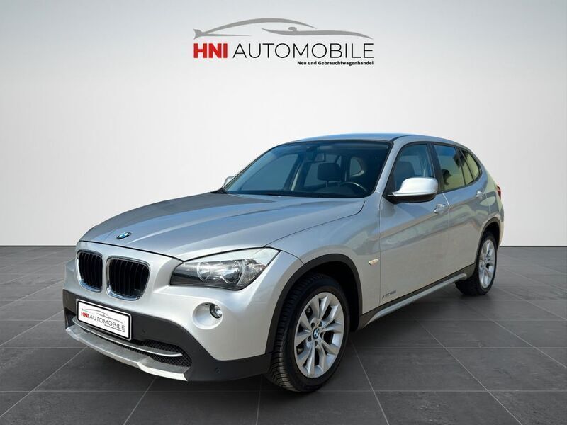 Silber Gebraucht 2011 BMW X1 xLine SUV | 9.500 € (Superpreis) - Bild 1/4