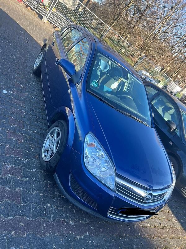Blau Gebraucht 2009 Opel Astra Kleinwagen | 1.500 € (Fairer Preis) - Bild 1/4