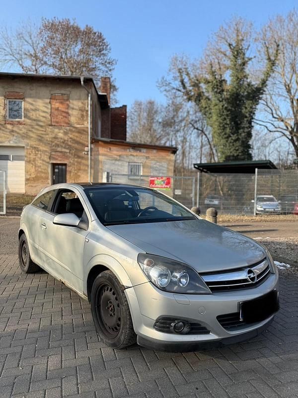 Grau Gebraucht 2006 Opel Astra GTC Coupé | 999 € (Superpreis) - Bild 1/4