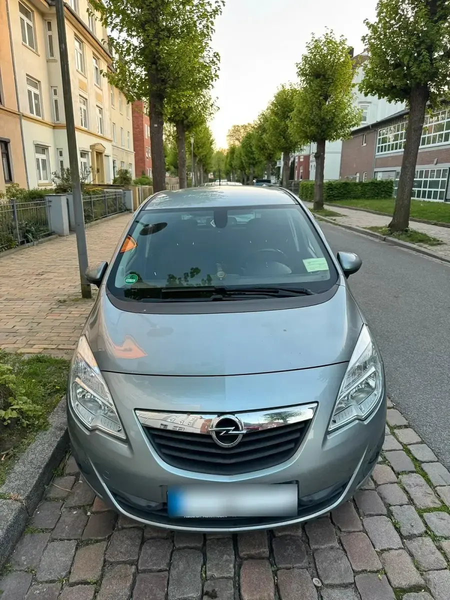 Używany Opel Meriva 110 KM (80 kW) 2012 Srebrny Minivan