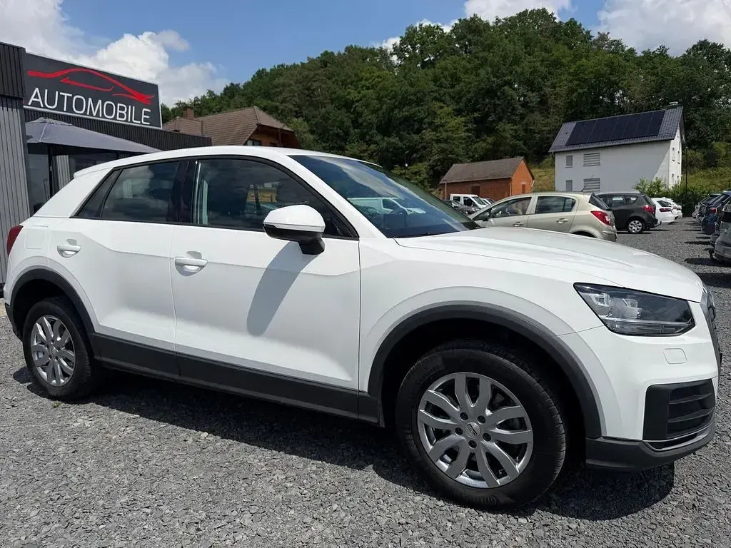 Gebraucht Audi Q2 Basis 116 PS (85 kW) 2018 Weiß SUV