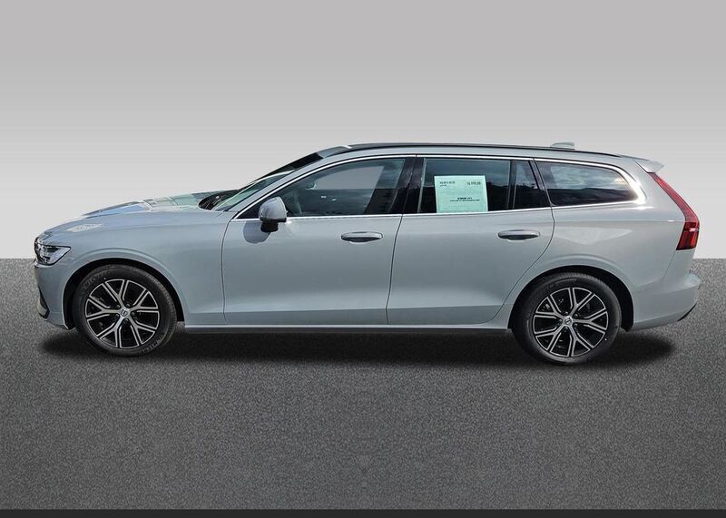 Gebraucht Volvo V60 Core 163 PS (119 kW) 2023 Vapour grey / metallic Kombi