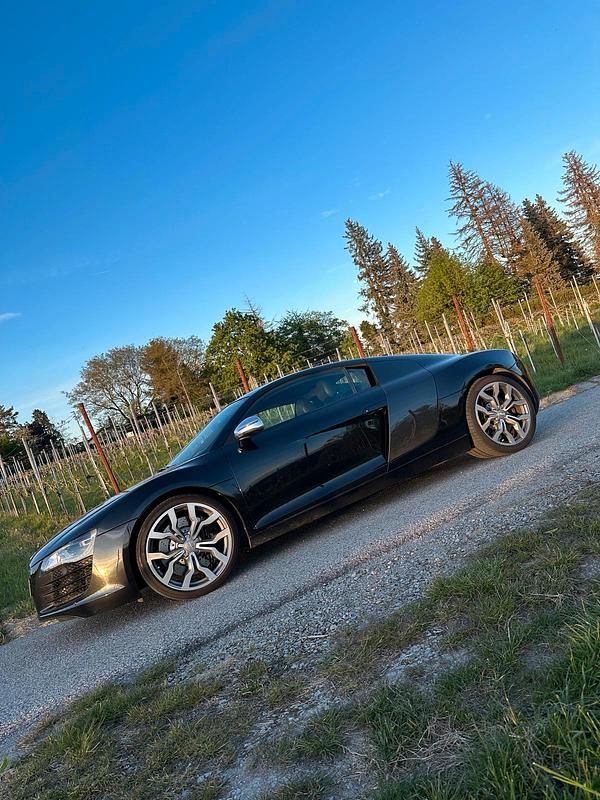 Schwarz Gebraucht 2007 Audi R8 Coupé Coupé | 59.999 € (Teuer) - Bild 1/4