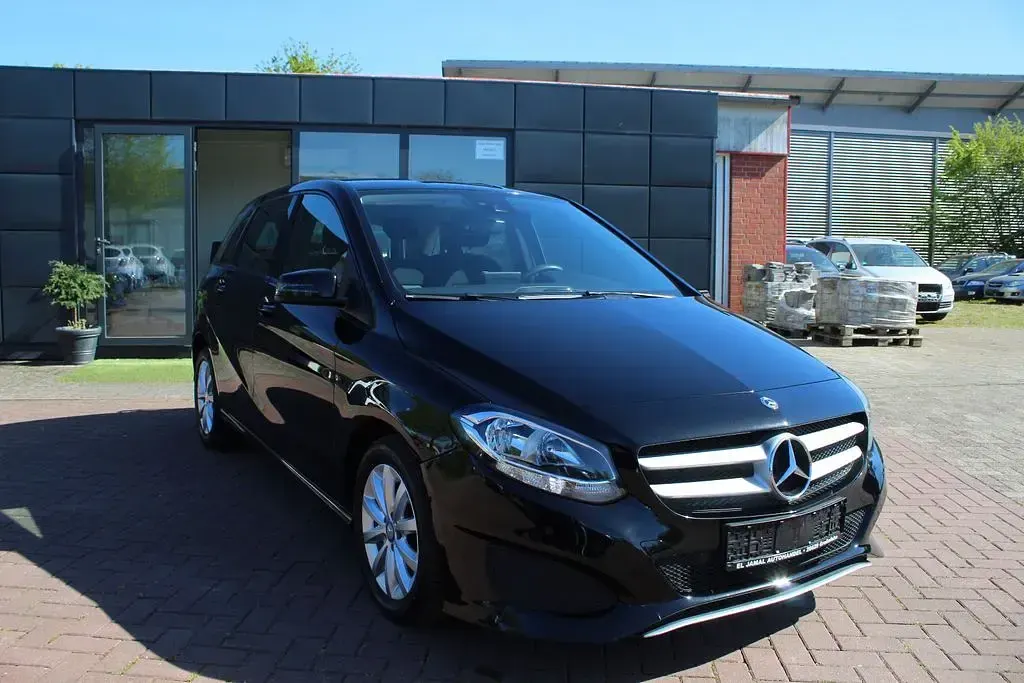 Gebraucht Mercedes B200 136 PS (100 kW) 2018 Schwarz Kleinwagen