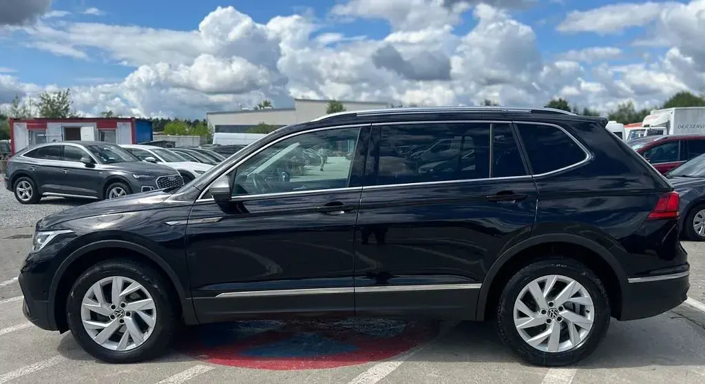 Gebraucht VW Tiguan Allspace 150 PS (110 kW) 2022 Schwarz SUV