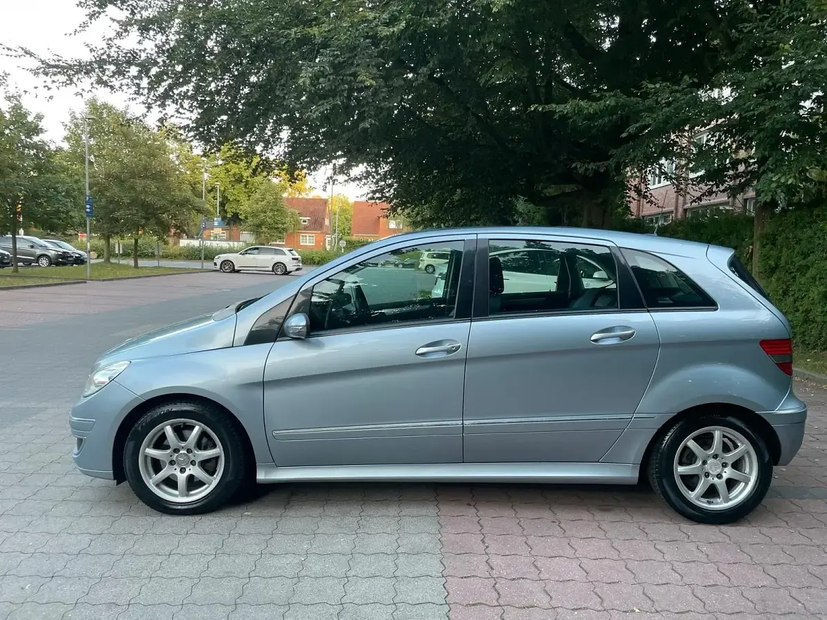 Gebraucht Mercedes B180 108 PS (79 kW) 2006 Blau Van / Kleinbus