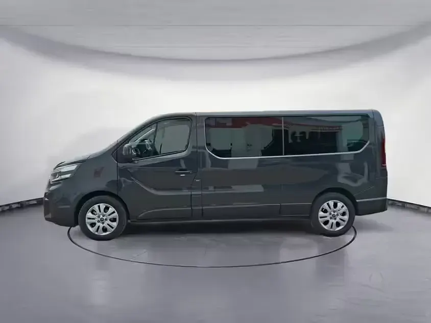 Gebraucht Nissan Primastar 170 PS (125 kW) 2025 Grau Van / Kleinbus