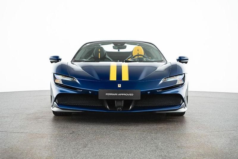 Gebraucht Ferrari SF90 780 PS (573 kW) 2024 Blau Cabrio