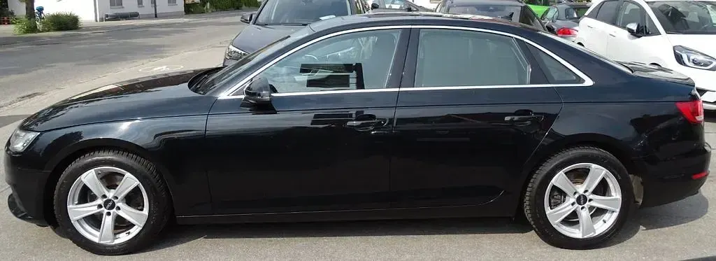 Gebraucht Audi A4 Basis 150 PS (110 kW) 2017 Schwarz Limousine