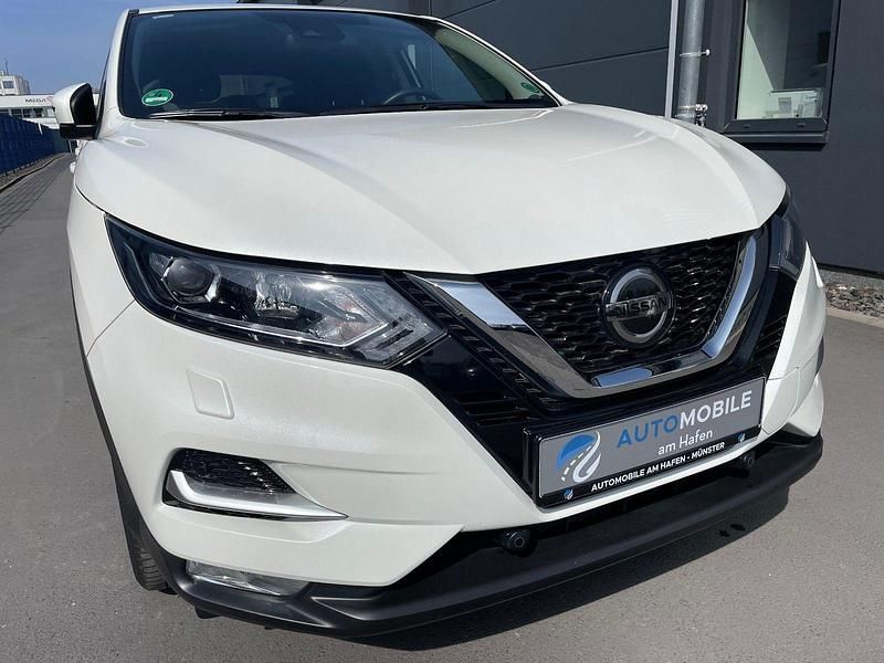 Weiß Gebraucht 2018 Nissan Qashqai 360º SUV | 16.490 € (Fairer Preis) - Bild 1/4