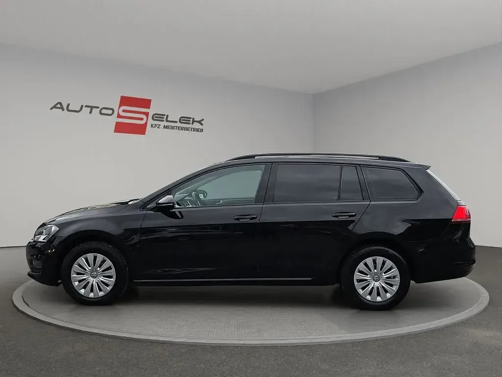 Gebraucht VW Golf VII Trendline 110 PS (80 kW) 2015 Schwarz Kombi