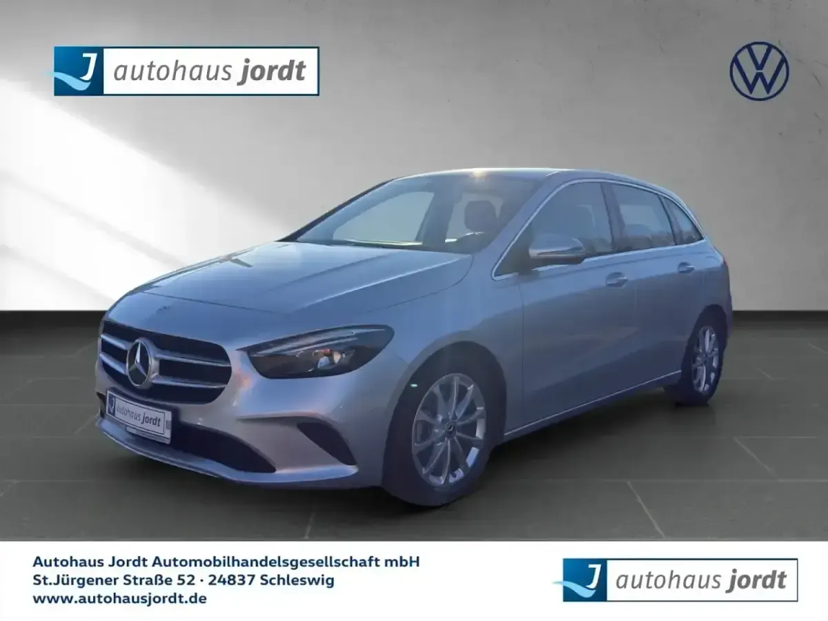 Gebraucht Mercedes B200 Progressive 163 PS (119 kW) 2021 Van / Kleinbus