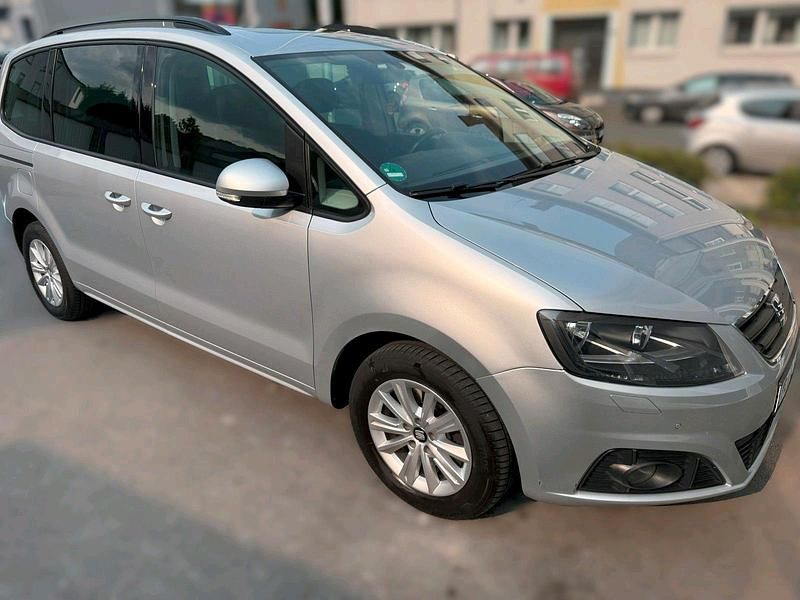 Silber Gebraucht 2016 Seat Alhambra Style Van / Kleinbus | 16.000 € (Etwas zu teuer) - Bild 1/4