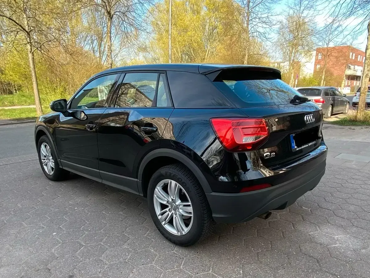 Usata Audi Q2 Basis 116 CV (85 kW) 2017 Nero SUV