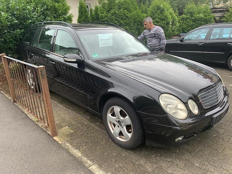 Gebraucht 2004 Mercedes E200 Kombi | 3.000 € (Fairer Preis) - Bild 1/4