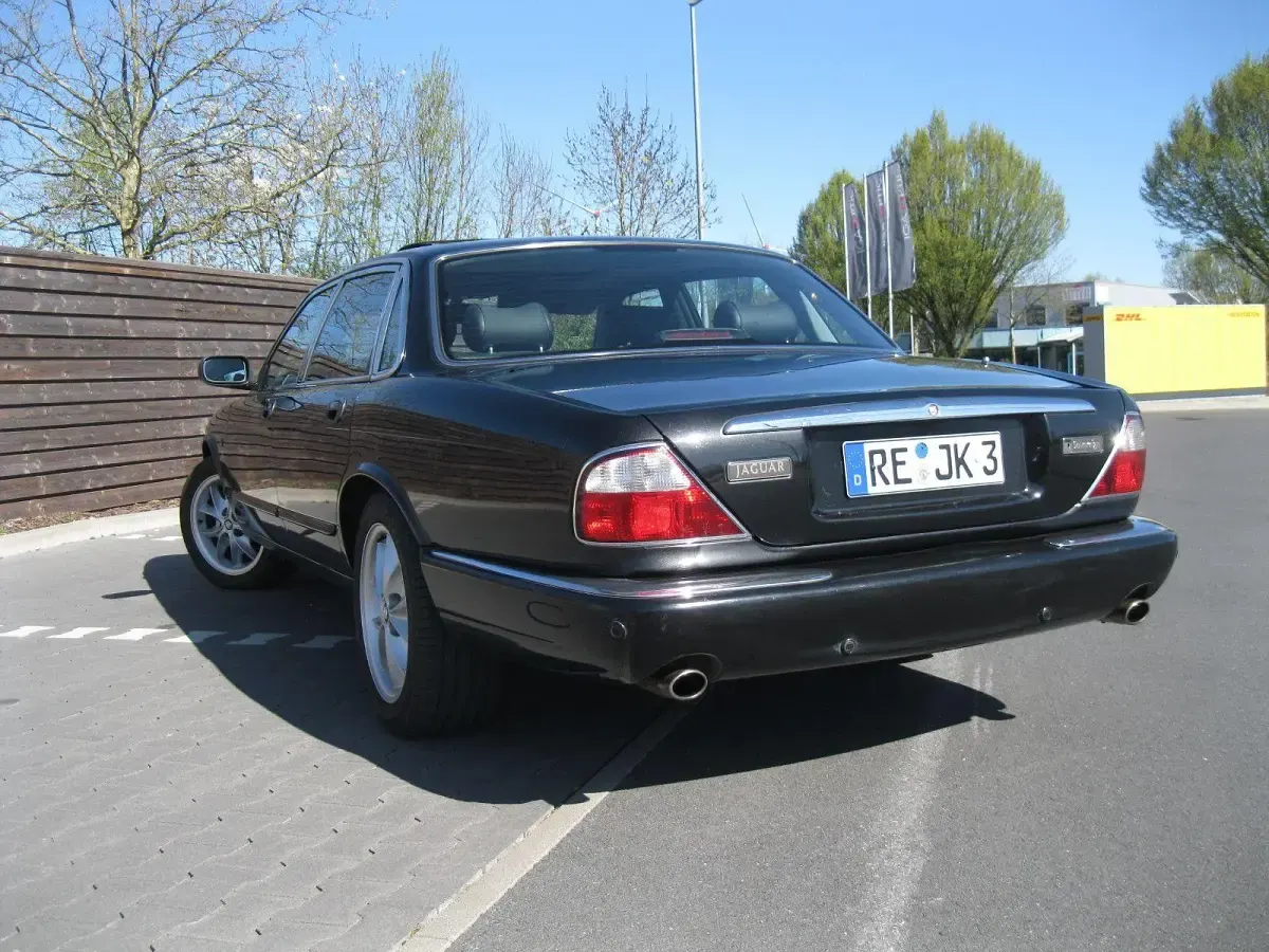 Gebraucht Jaguar XJ8 Sovereign 284 PS (208 kW) 2002 Schwarz Limousine