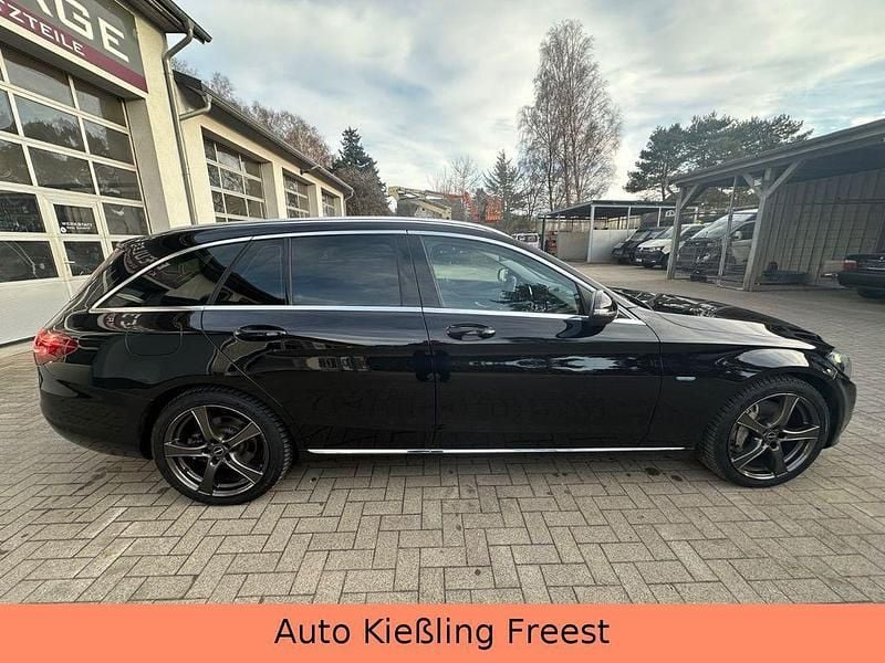 Gebraucht Mercedes C350e Avantgarde 211 PS (155 kW) 2017 Schwarz Kombi