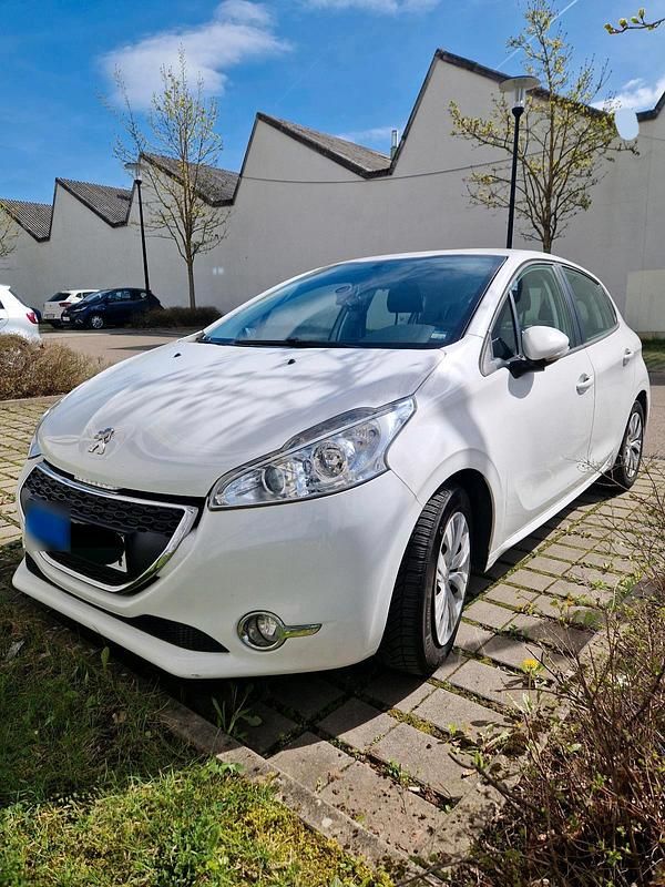 Second-hand Peugeot 208 Active 82 CP (60 kW) 2012 Alb Hatchback