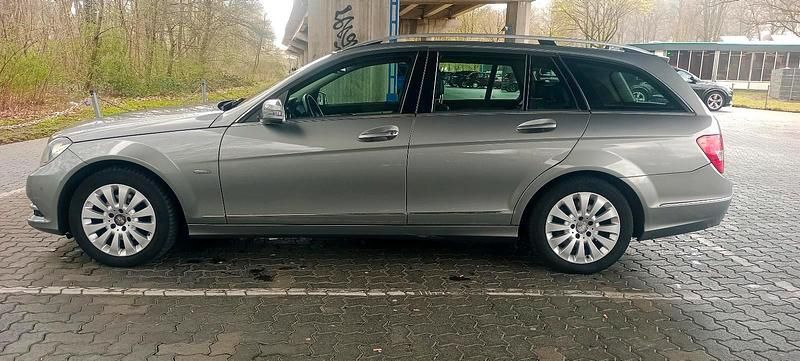 Gebraucht Mercedes C220 170 PS (125 kW) 2011 Silber Kombi