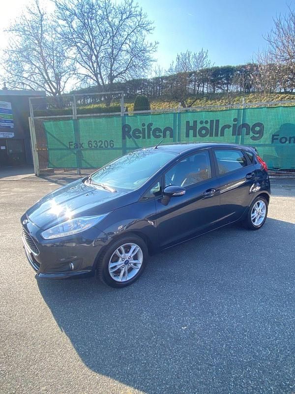 Gebraucht Ford Fiesta Celebration 101 PS (74 kW) 2017 Blau Kleinwagen