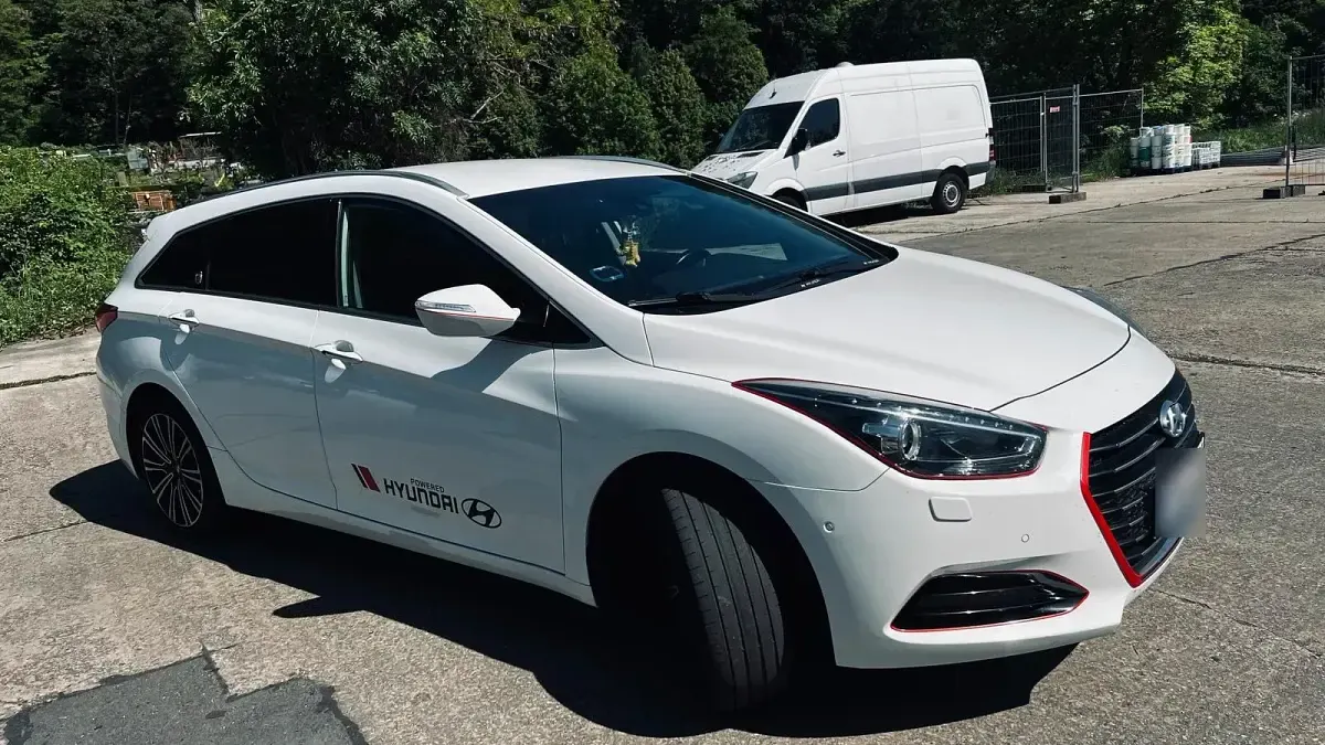 Gebraucht Hyundai i40 118 PS (86 kW) 2015 Weiß Kombi