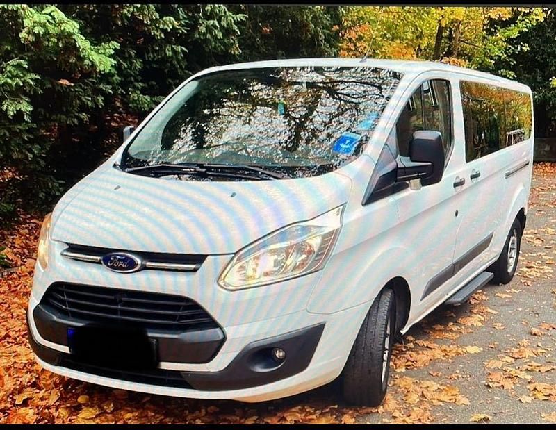 Weiß Gebraucht 2014 Ford Tourneo Van / Kleinbus | 7.500 € - Bild 1/4
