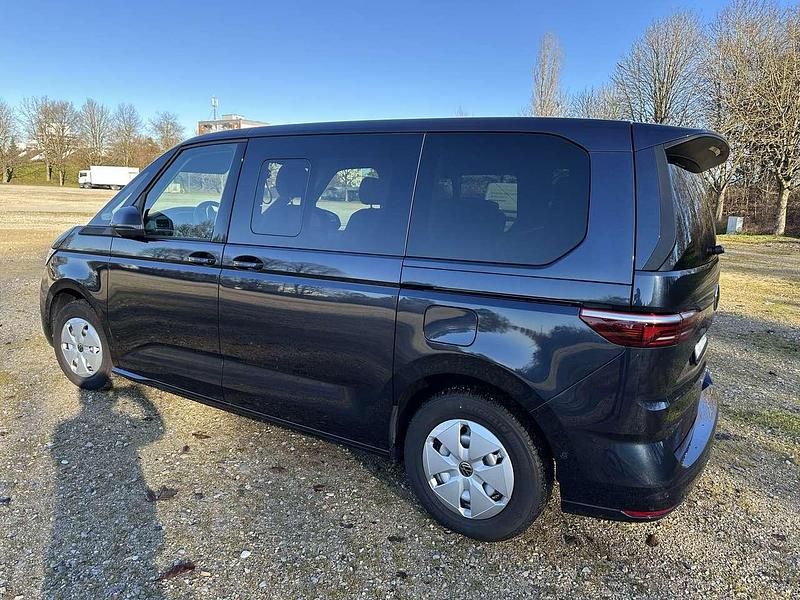 Gebraucht VW Multivan Life 150 PS (110 kW) 2024 Blau Van