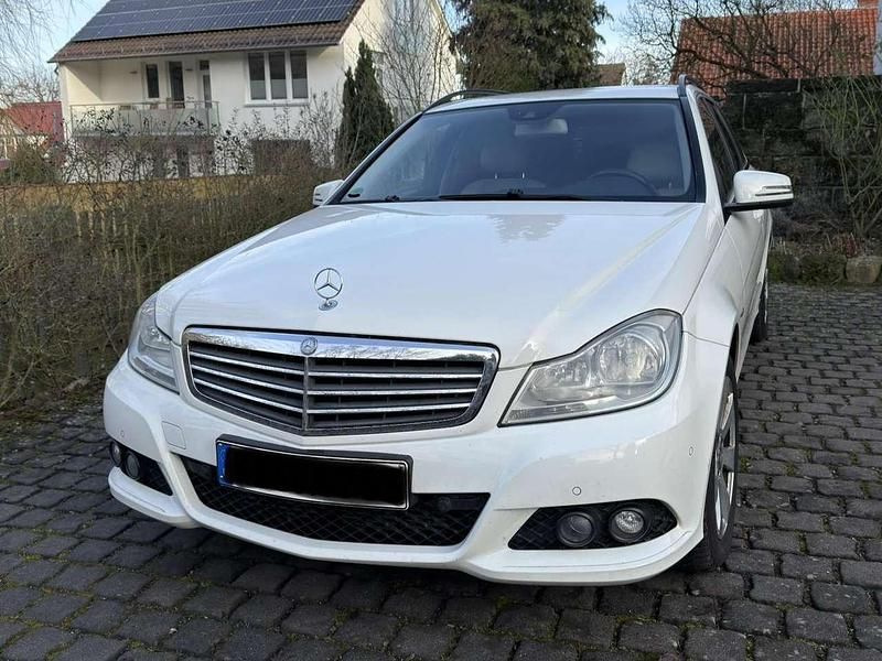 Gebraucht Mercedes C200 136 PS (100 kW) 2011 Weiß Kombi