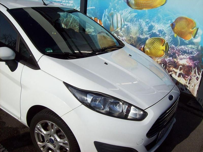 Gebraucht Ford Fiesta SYNC Edition 101 PS (74 kW) 2014 Weiß Kleinwagen