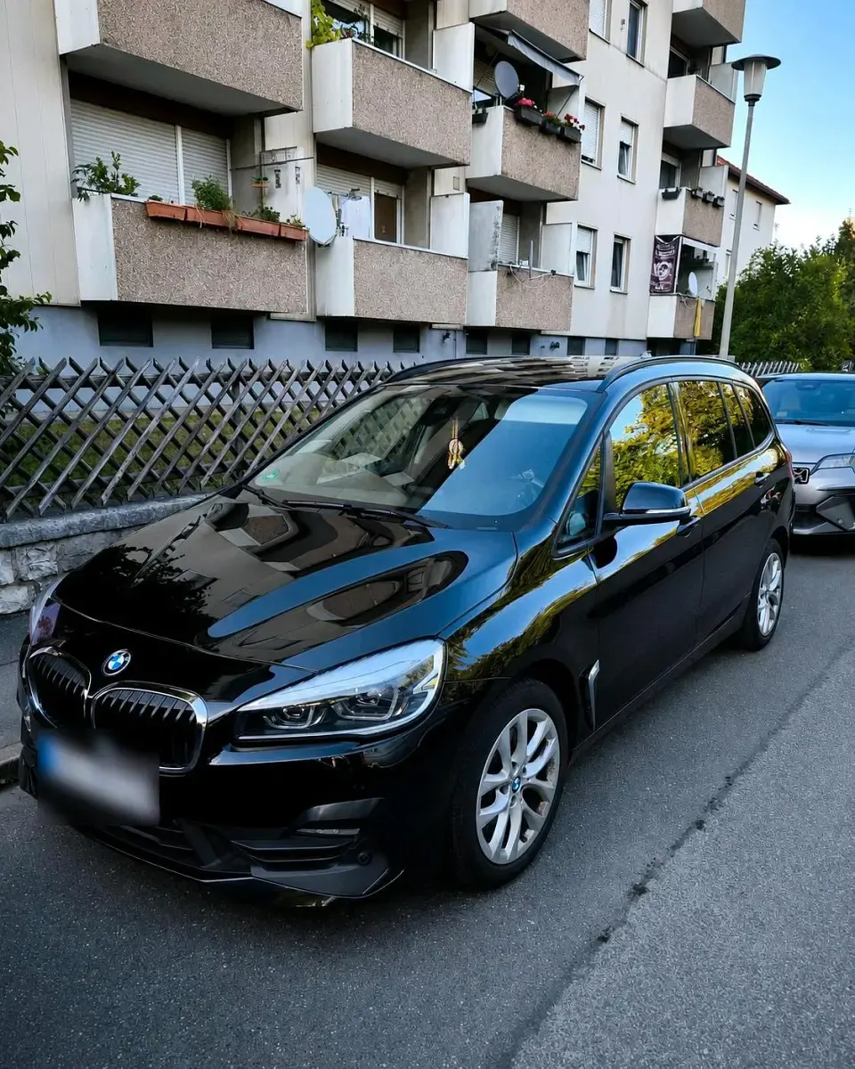 Gebraucht BMW 220 Gran Tourer 190 PS (139 kW) 2019 Schwarz Van / Kleinbus