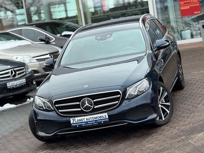 Gebraucht Mercedes E300 306 PS (225 kW) 2019 Blau Limousine