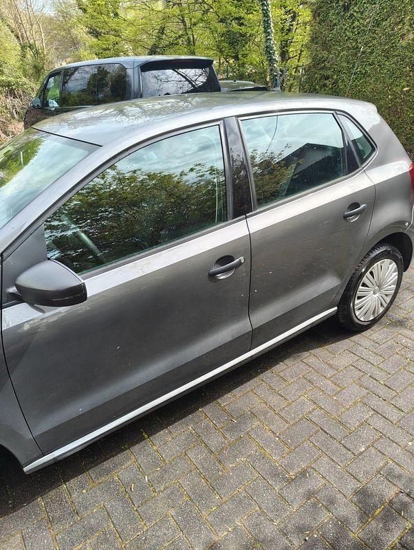 Gebraucht VW Polo Trendline 60 PS (44 kW) 2014 Grau Kleinwagen