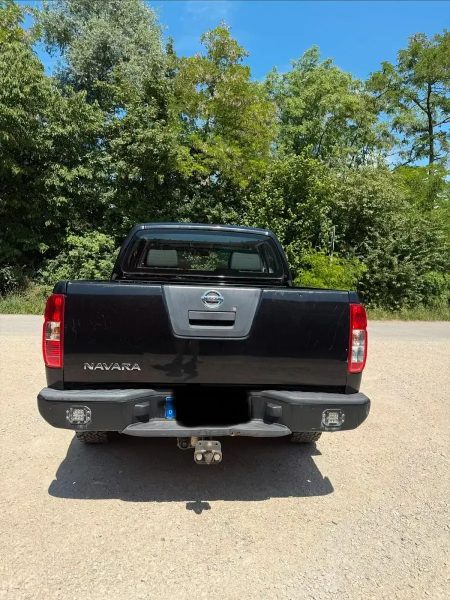 Gebraucht Nissan Navara 190 PS (139 kW) 2013 Schwarz Pickup