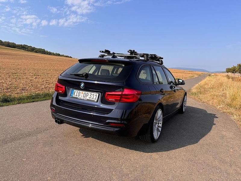Gebraucht BMW 330 Shadowline 258 PS (189 kW) 2016 Blau Kombi