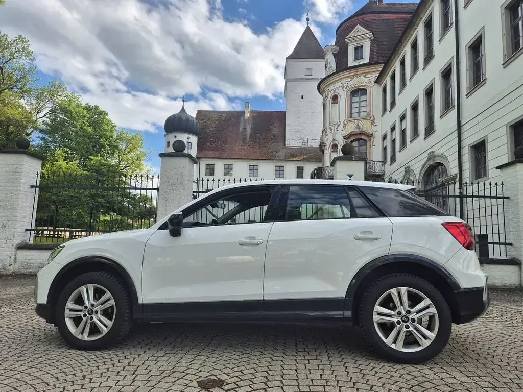 Używany Audi Q2 Advanced 116 KM (85 kW) 2023 Biały SUV