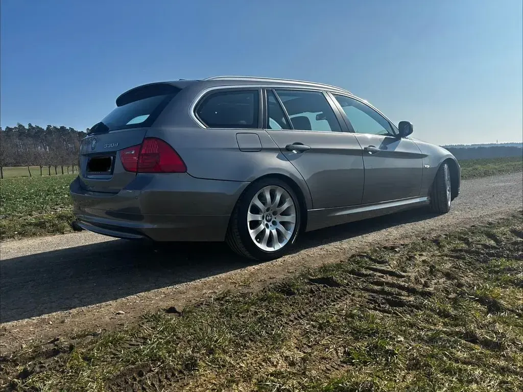 Käytetty BMW 330 Performance 245 HP (180 kW) 2012 Hopea Farmari