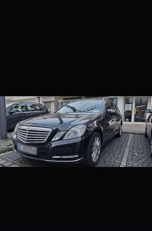 Gebraucht Mercedes E200 Elegance 184 PS (135 kW) 2012 Schwarz Kombi