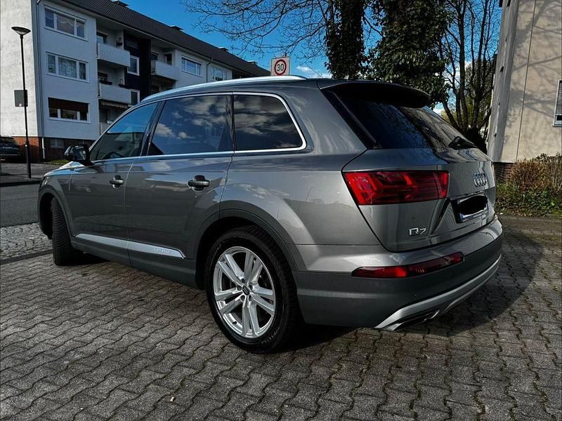 Gebraucht Audi Q7 S-Line 211 PS (155 kW) 2017 Grau SUV