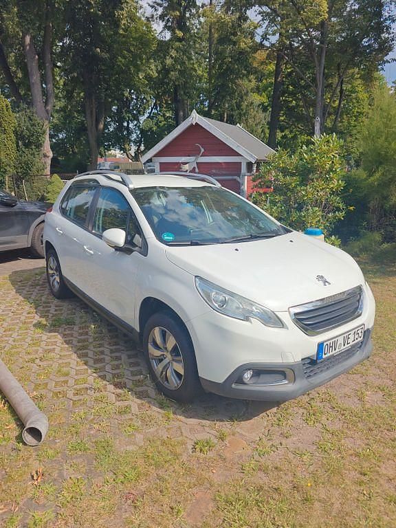 Weiß Gebraucht 2015 Peugeot 2008 Active SUV | 6.499 € (Fairer Preis) - Bild 1/4