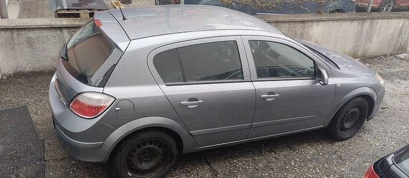 Gebraucht Opel Astra 105 PS (77 kW) 2006 Blau Limousine