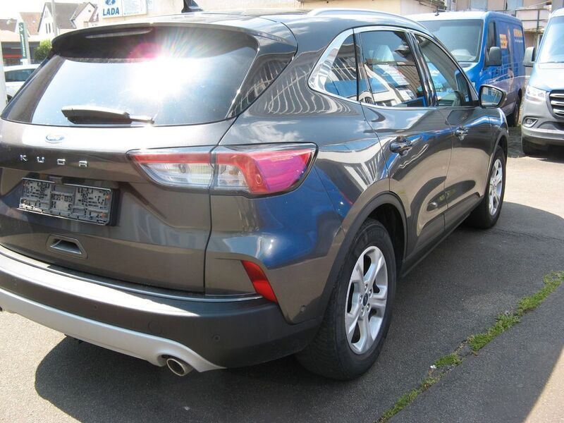 Gebraucht Ford Kuga Titanium 190 PS (139 kW) 2020 Grau SUV