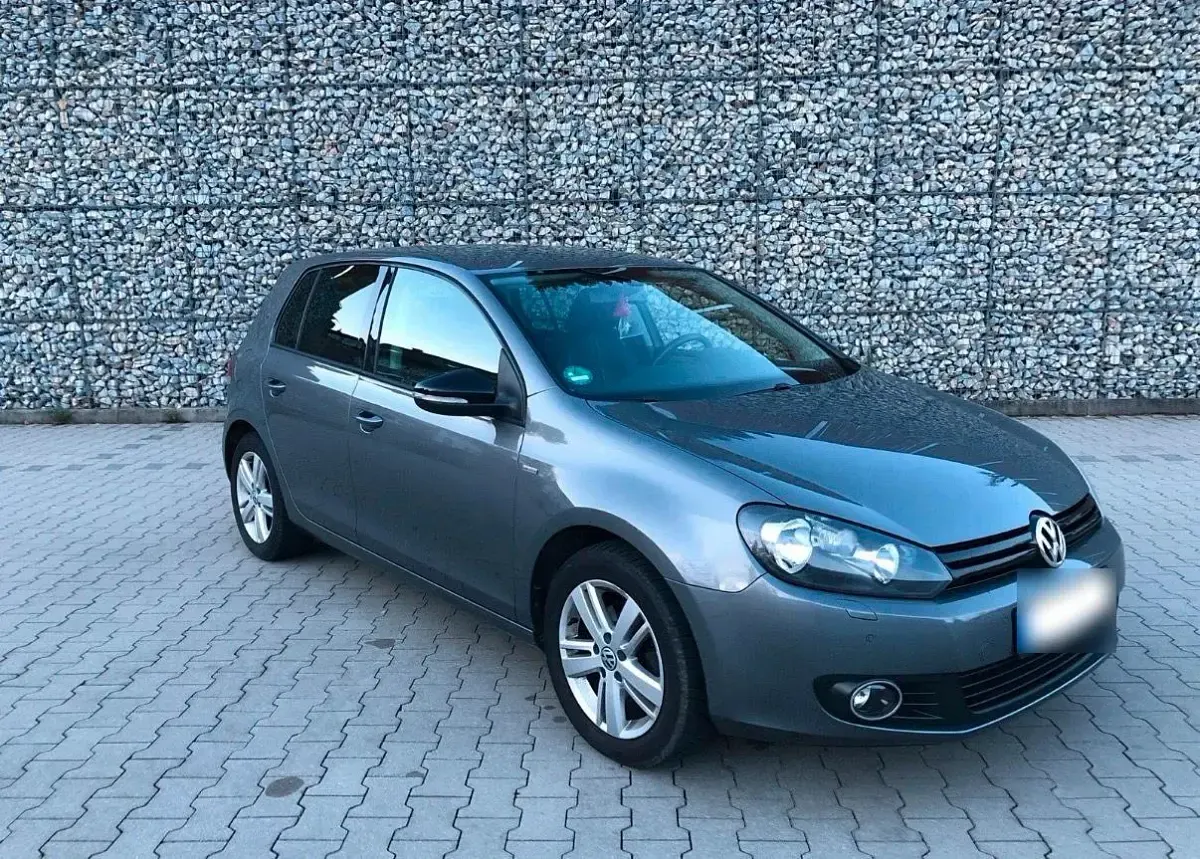 Gebraucht VW Golf VII Highline 105 PS (77 kW) 2012 Silber Kleinwagen