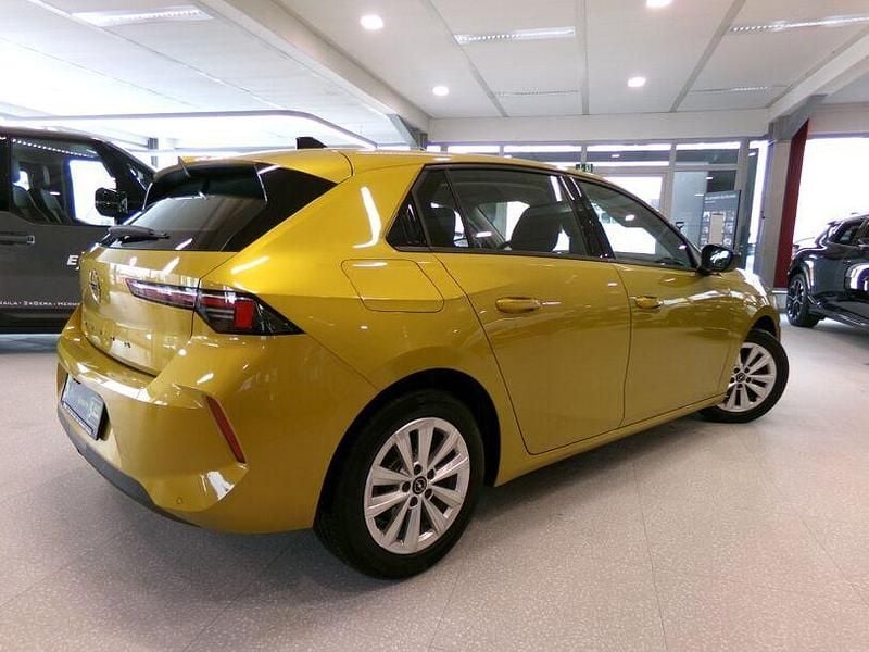 Gebraucht Opel Astra Enjoy 110 PS (80 kW) 2023 Gelb Limousine